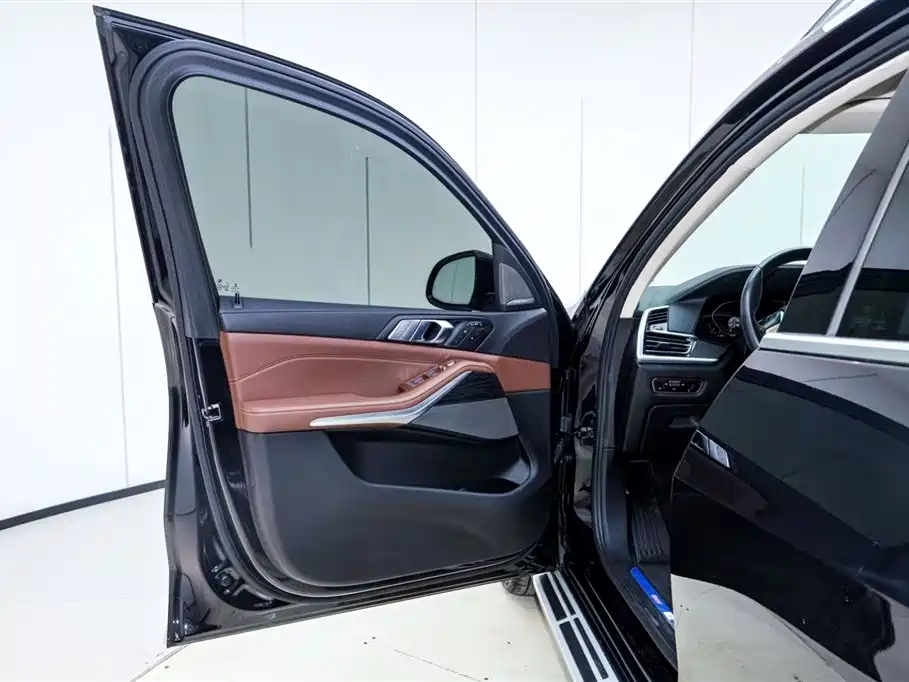 BMW X7 2022 xDrive40i Leading Luxury Package фото 17