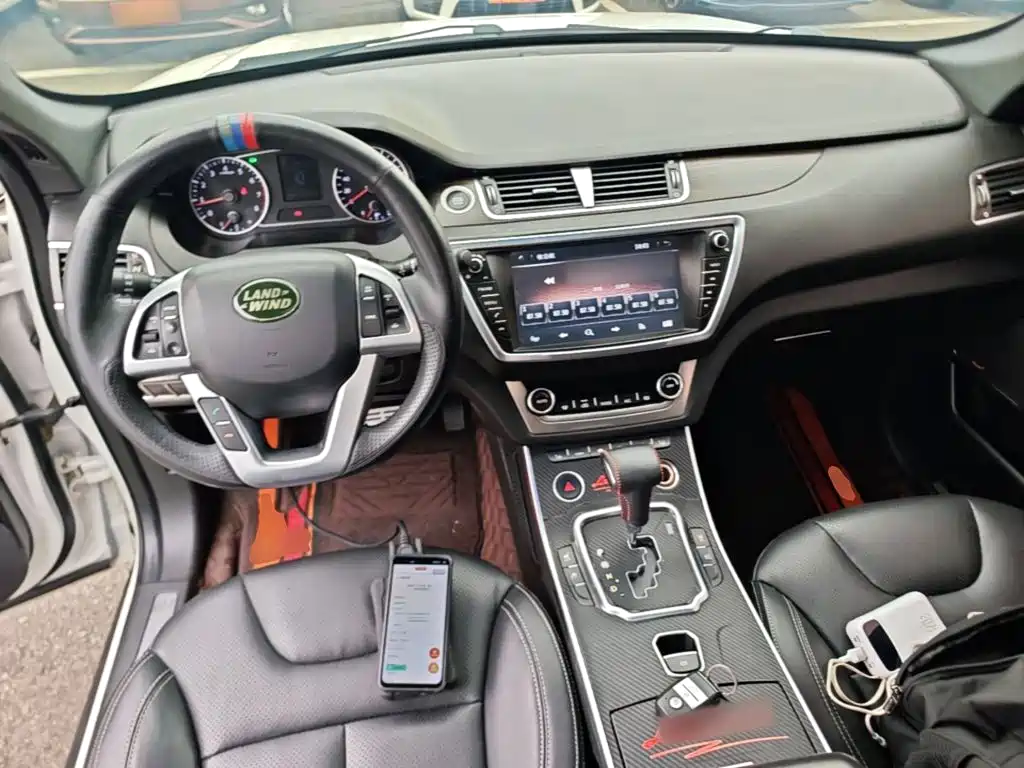 Landwind X7 2016 2015 2.0T Panoramic Flagship Edition