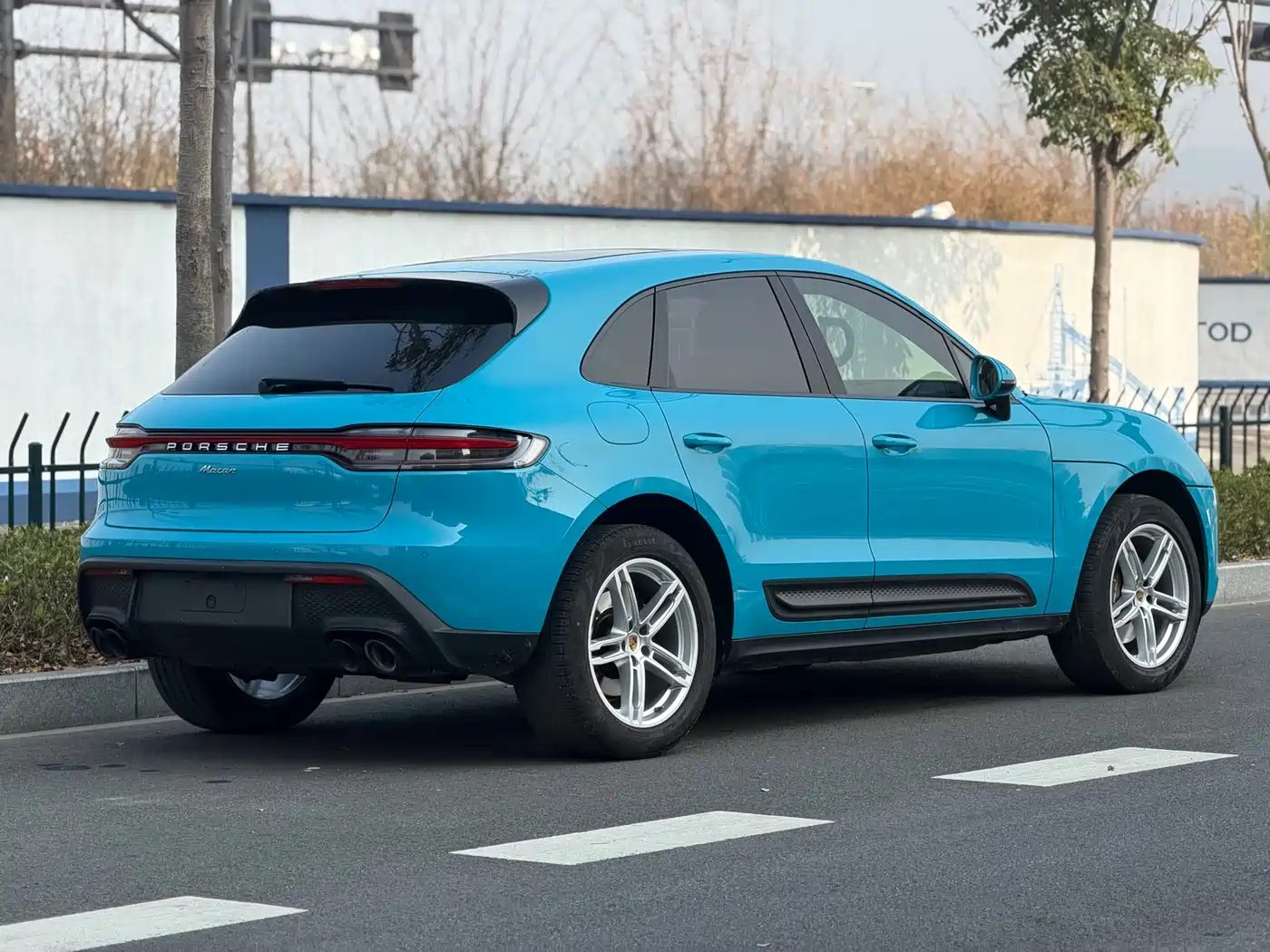 PORSCHE MACAN