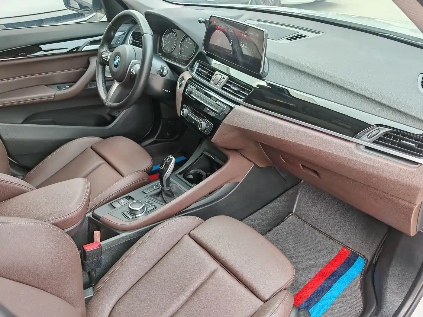BMW X1 2022 sDrive25Li Leading фото 22