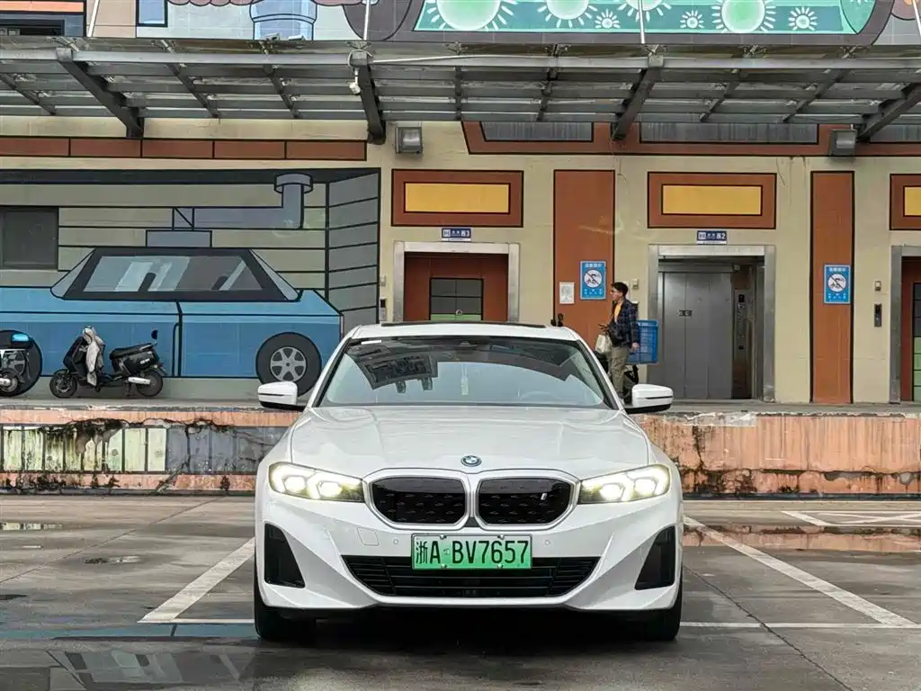 BMW i3 2024 eDrive 35 L фото 2