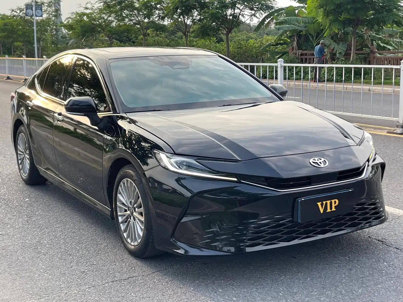 Toyota Camry 2024 Hybrid 2.0HGVP Luxury Edition фото 3