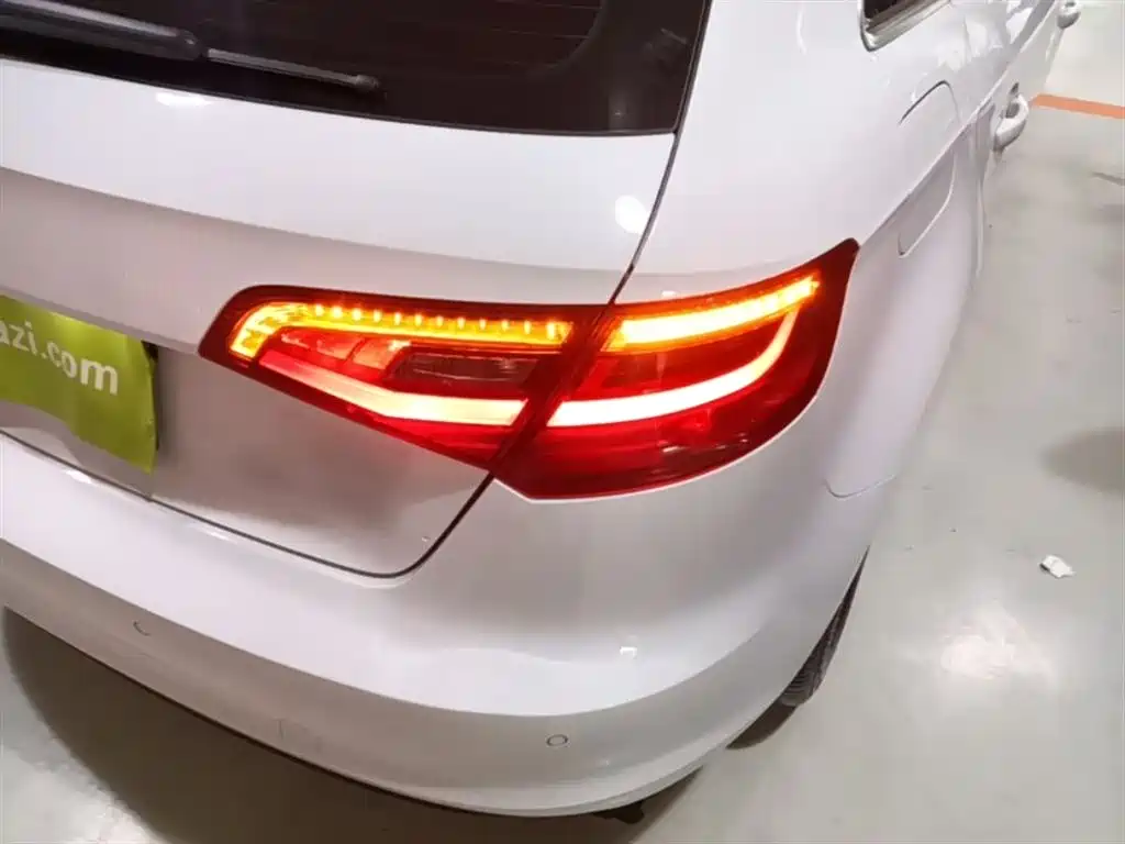 Audi A3 2016 Sportback 35 TFSI Leadership фото 8