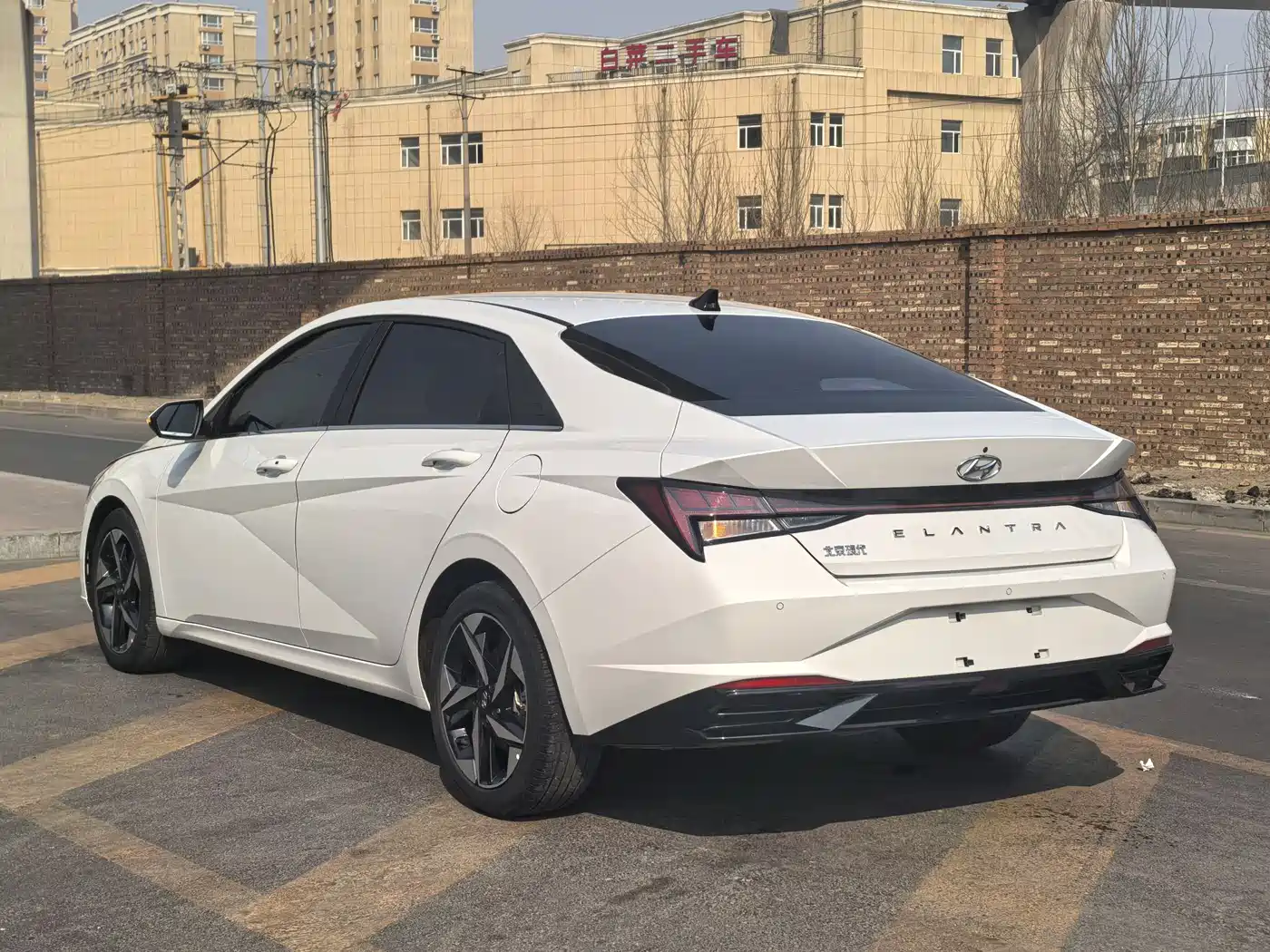 HYUNDAI ELANTRA