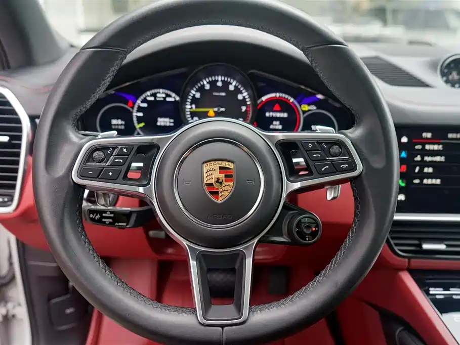 Porsche Cayenne New Energy 2023 Cayenne E-Hybrid 2.0T Platinum Edition фото 12