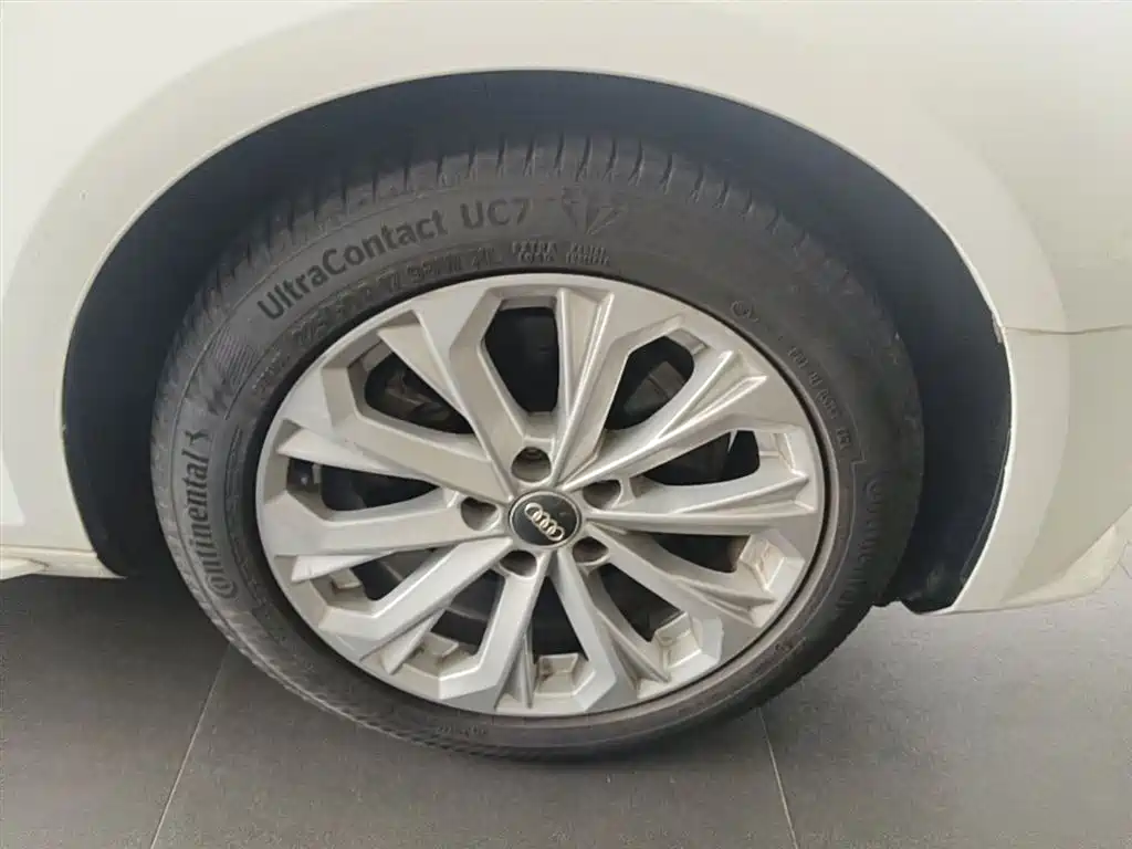 Audi A4L 2017 Plus 40 TFSI Progressive фото 14