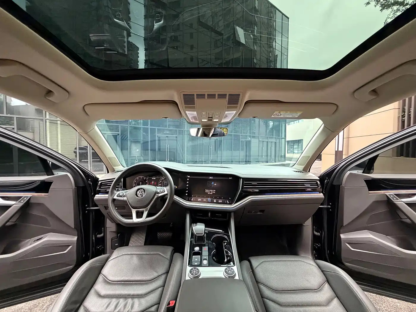 Volkswagen Touareg 2019 2.0TSI Sharp Wing Edition China VI фото 11