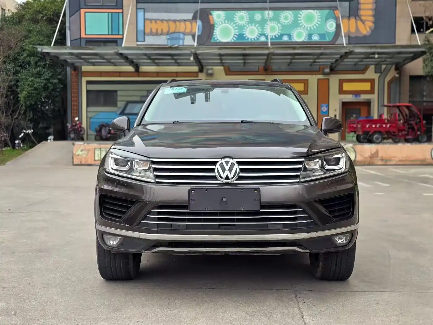 VOLKSWAGEN TOUAREG
