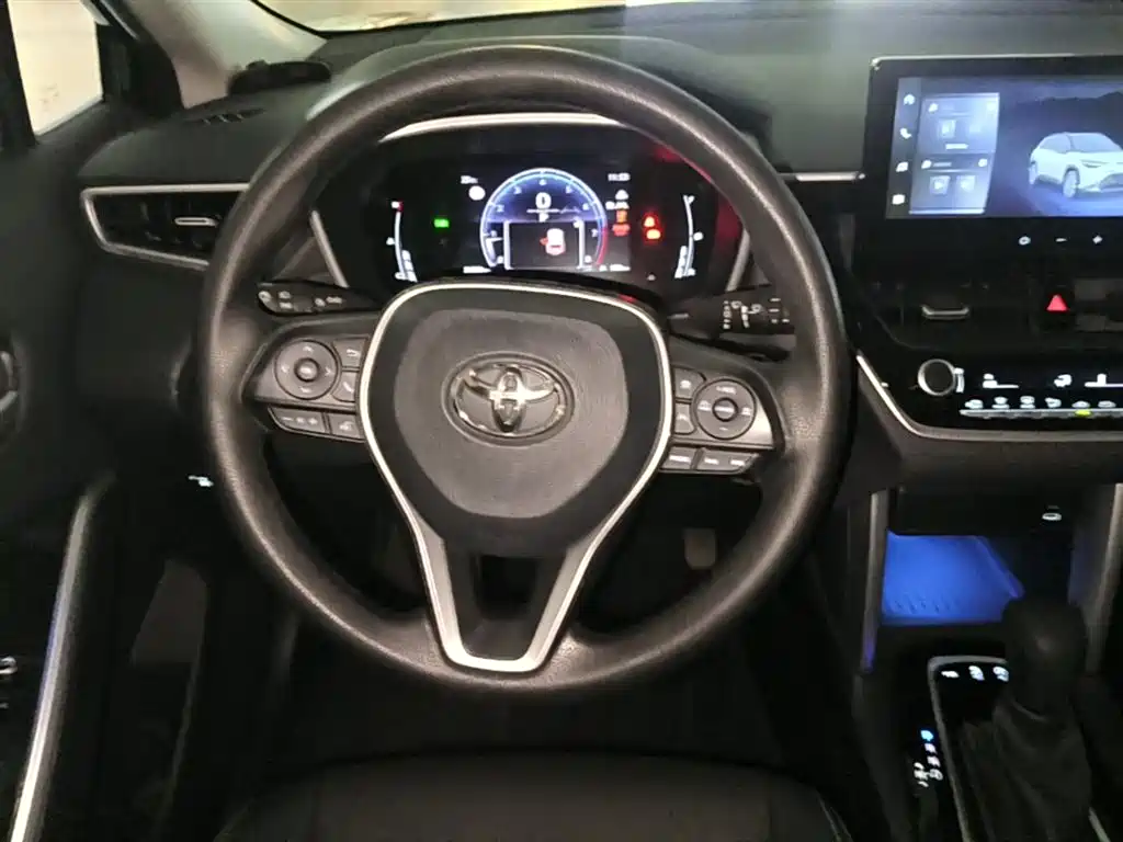 Toyota Frontlander 2023 2.0L CVT Luxury Edition фото 17