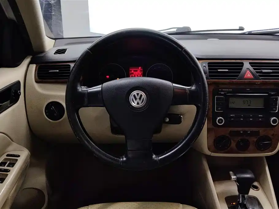 Volkswagen Bora 2008 Model 2.0L Automatic Comfort фото 15