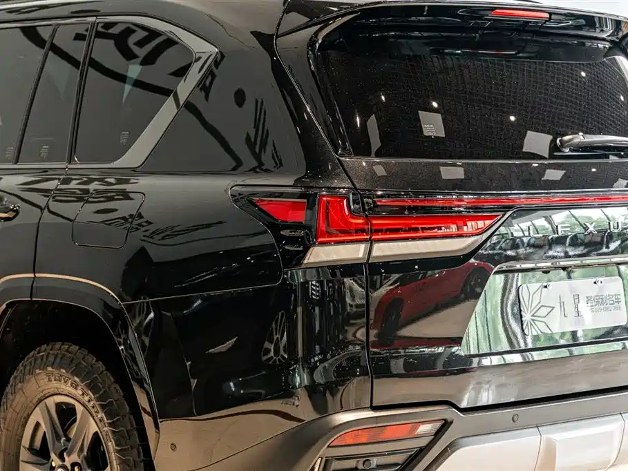 Lexus LX 2025 700h OVERTRAIL Frontier Edition фото 19