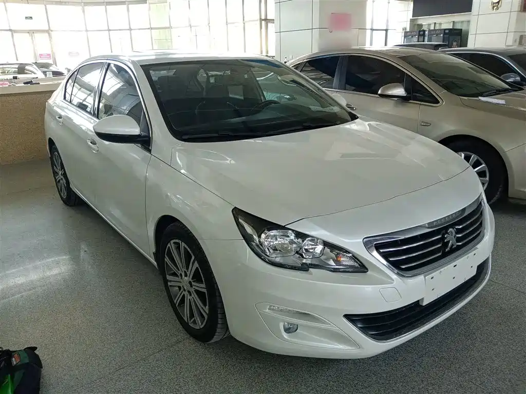Peugeot 408 2014 1.8L Automatic Luxury Edition фото 4