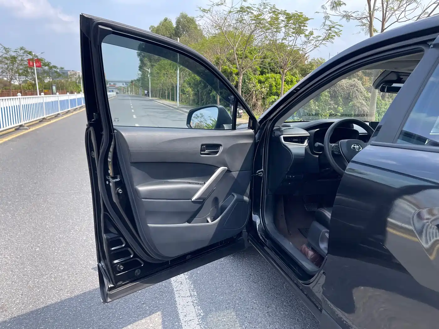 Toyota Frontlander 2024 2.0L Smart Hybrid Dual Engine Leading Edition фото 21