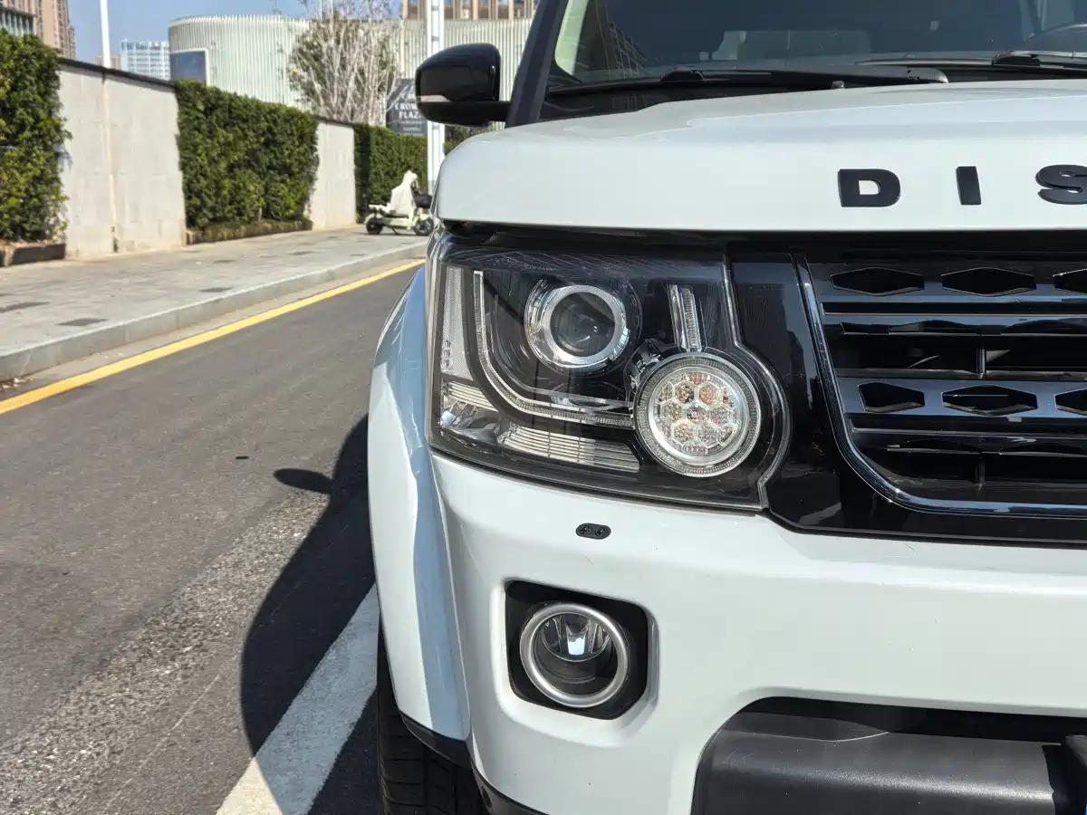 Land Rover Discovery 2015 3.0 SC V6 SE фото 20