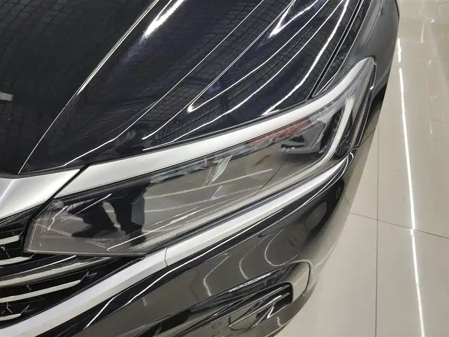 Volkswagen Passat 2022 330TSI Luxury Edition фото 5