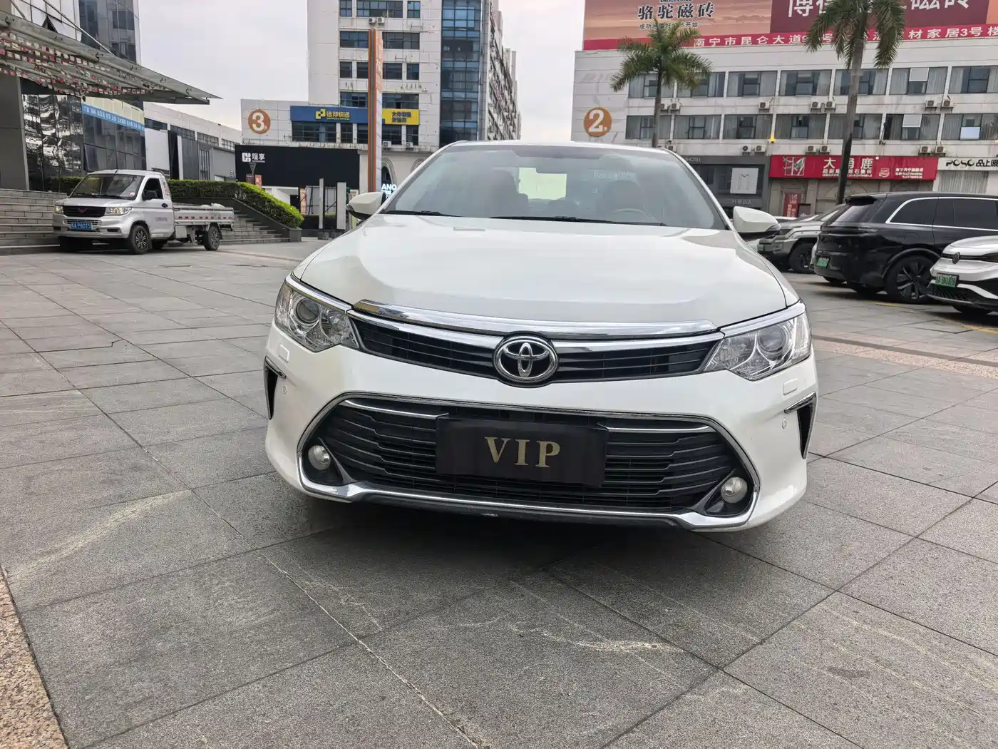 Toyota Camry 2016 2.5G 10th Anniversary Luxury Navigation Edition фото 2