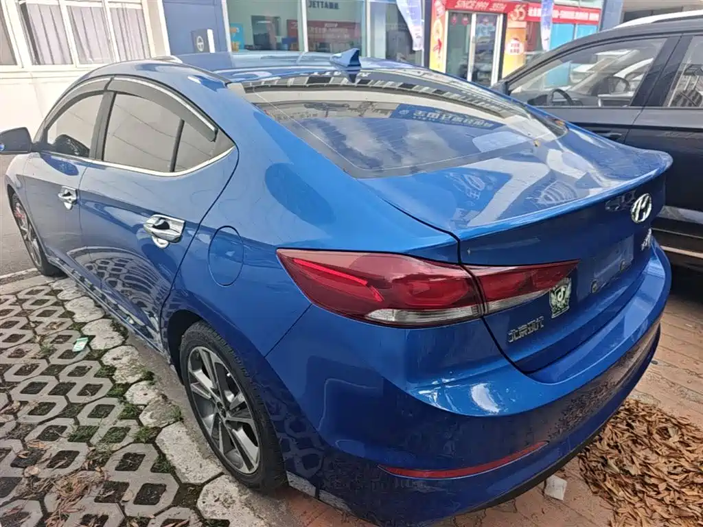 Hyundai Elantra 2016 Model 1.6L Automatic Smart Elite фото 5