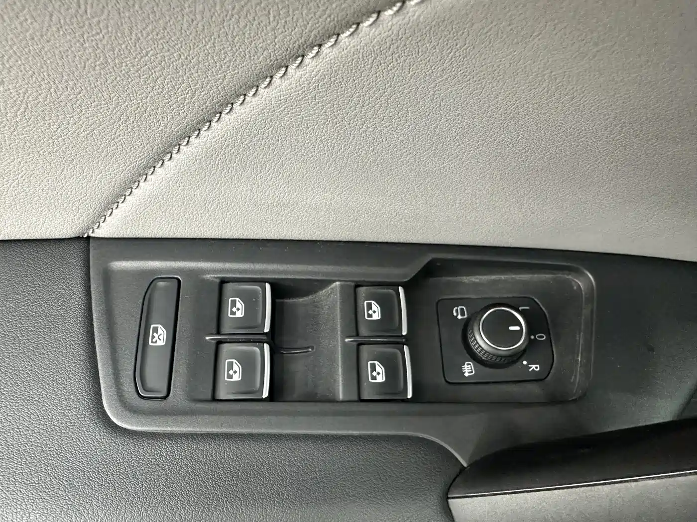 Volkswagen Tayron 2023 280TSI 2WD Luxury Plus Advanced Edition фото 11