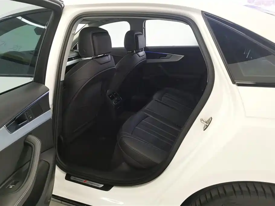 Audi A4L 2022 40 TFSI Luxury Dynamic фото 11