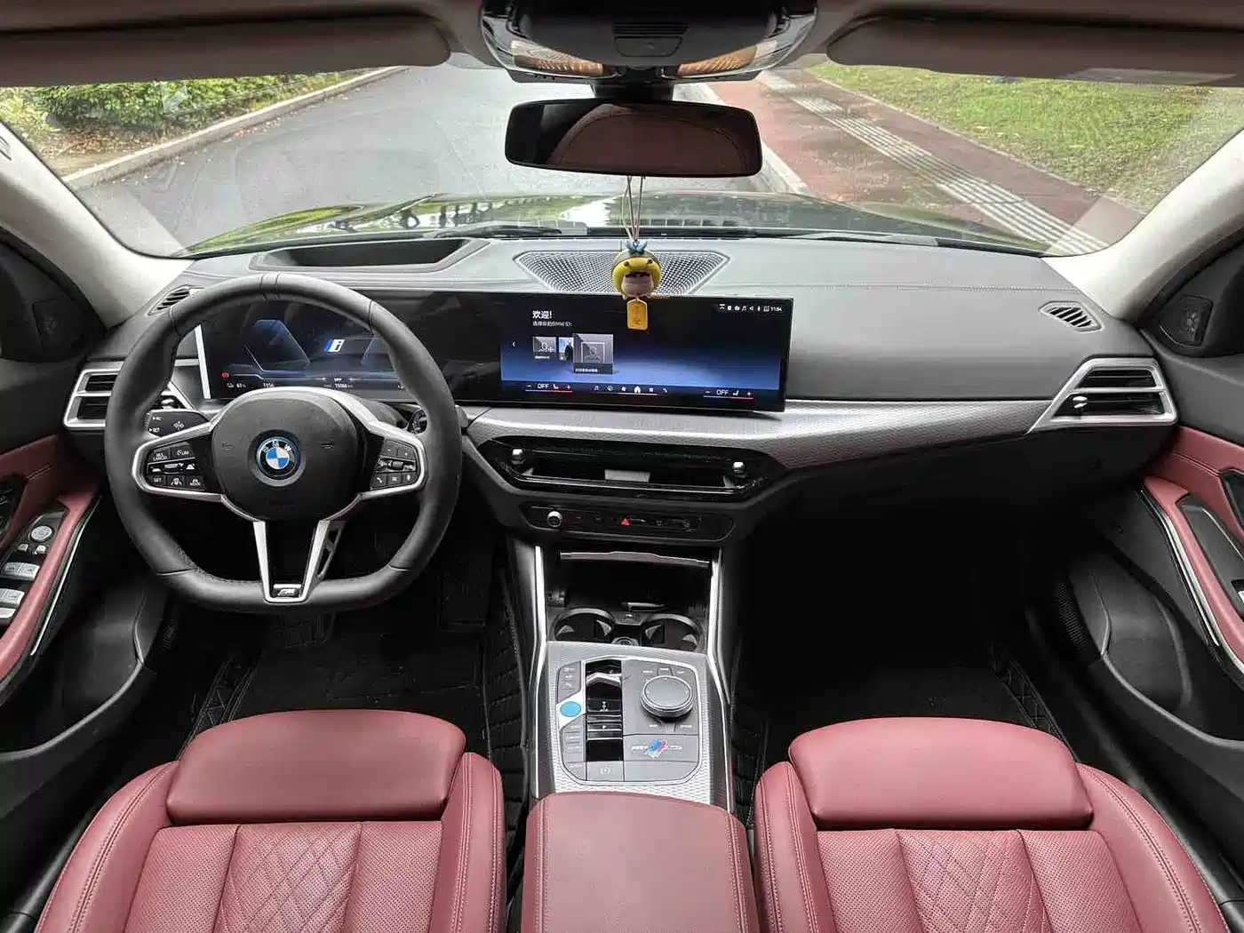 BMW i3 2025 eDrive 40 L Shadow Night Sport Package фото 10