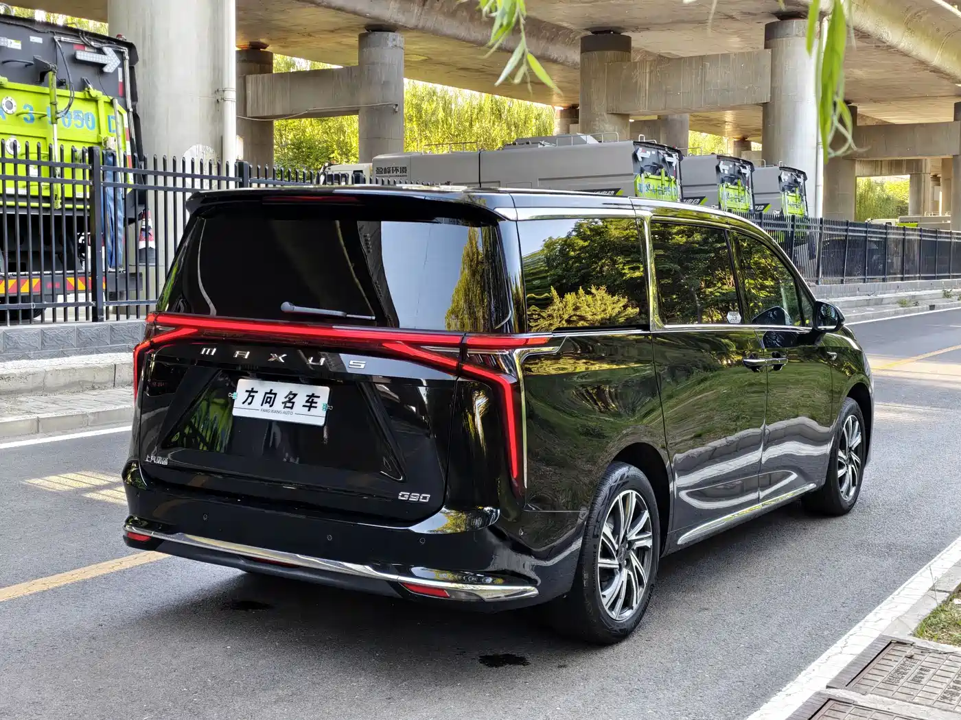 SAIC Maxus Maxus G90 2023 2.0T Interstellar 7-seater фото 33