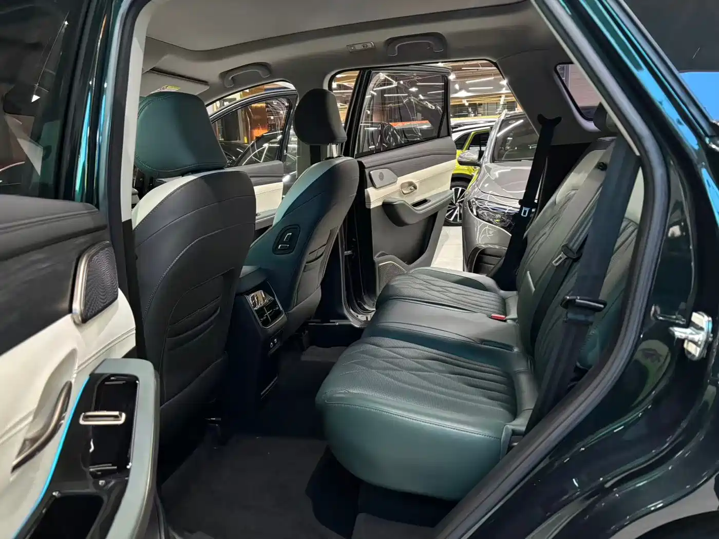 Jetour Shanhai L9 2024 2024 1.5TD 2DHT Air 7-Seater