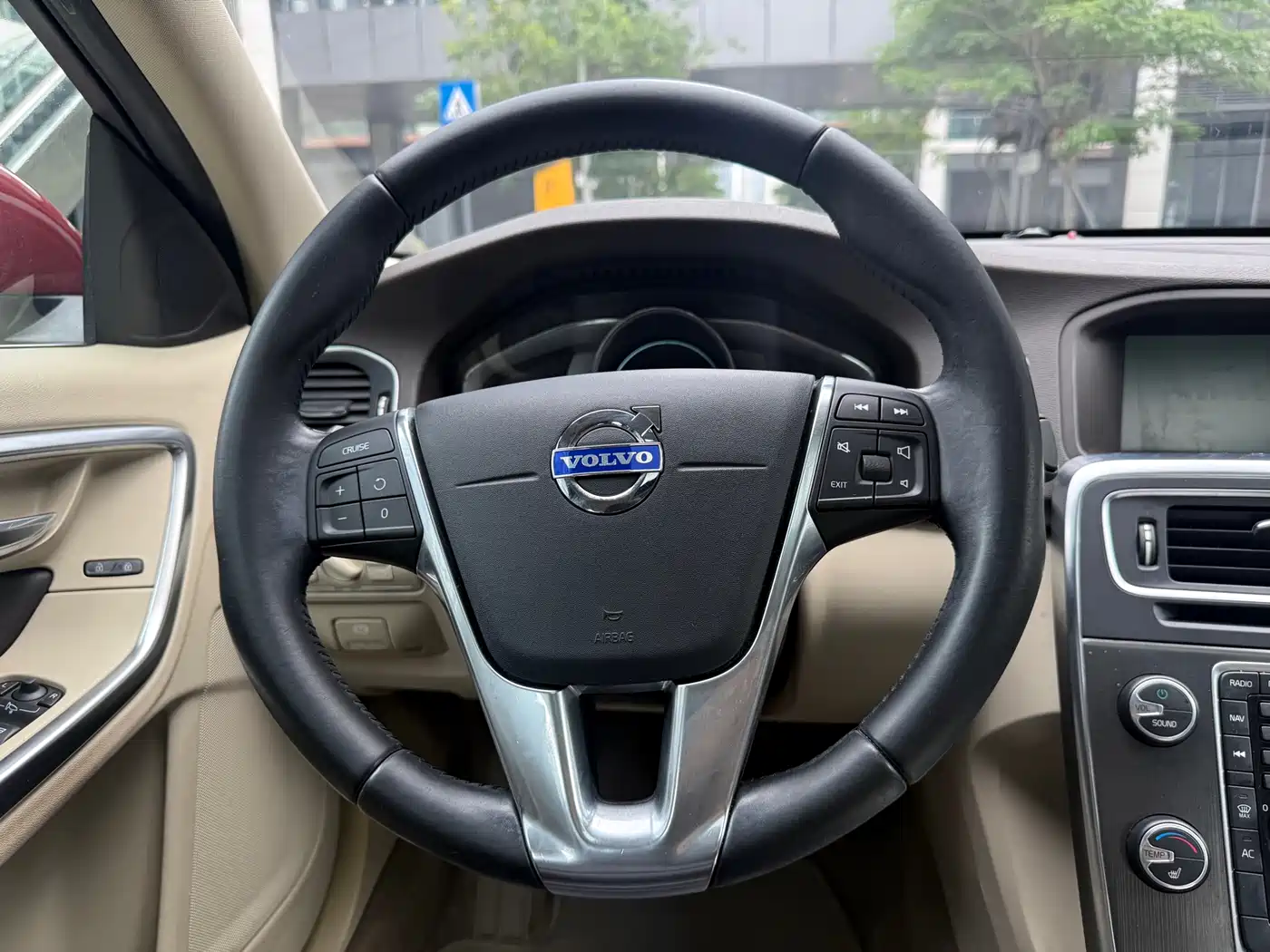 Фото 12 - Volvo S60