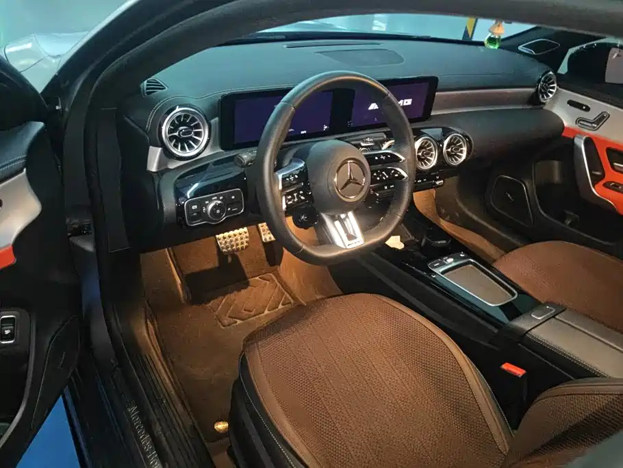 Photo 12 - Mercedes-Benz A-Class AMG