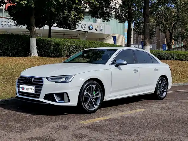 AUDI A4L