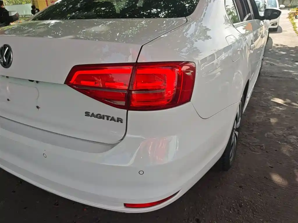 Volkswagen Sagitar 2017 1.6L Automatic Comfort фото 8