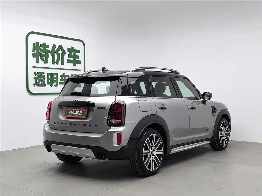 MINI COUNTRYMAN 2023 Second Facelift 2.0T COOPER S ALL4 Connoisseur фото 2