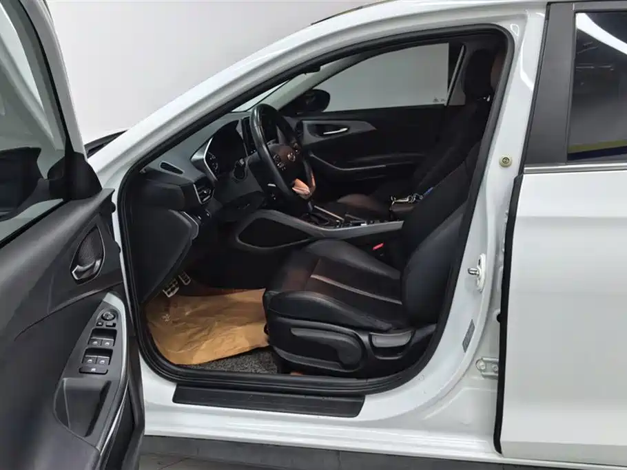Hyundai Fista 2019 280TGDi Sport Edition China VI фото 9