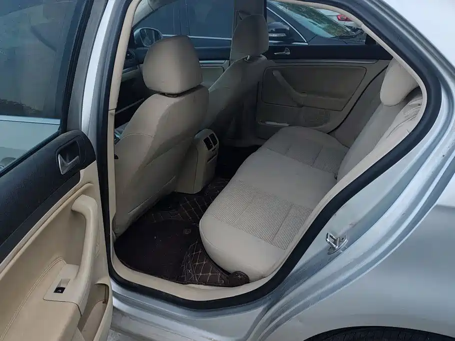Volkswagen Sagitar 2011 2011 1.6L Auto Comfort