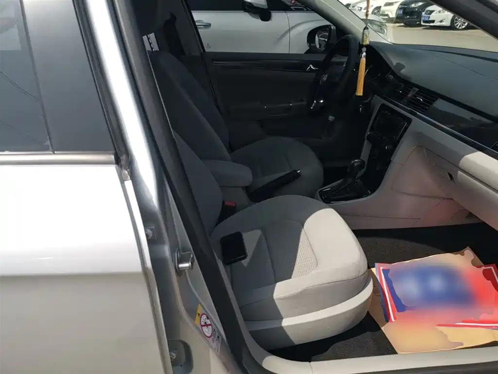 Volkswagen Bora 2014 1.6L Automatic Fashion Edition фото 25