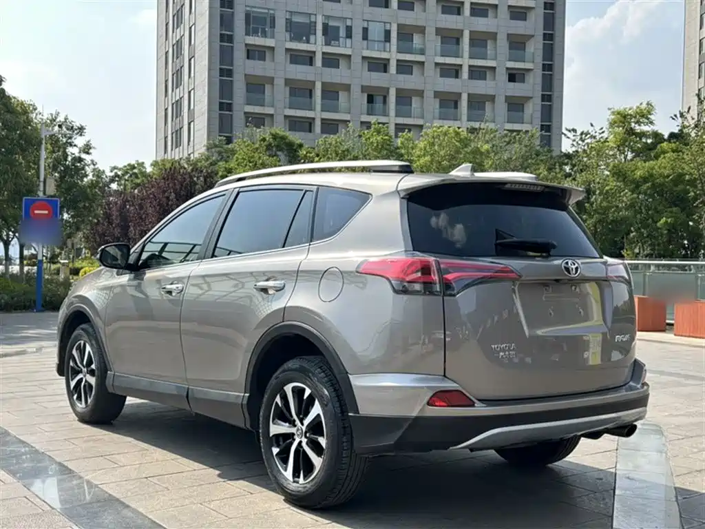 Toyota RAV4 Rongfang 2016 2.0L CVT 2WD Smart (China V) фото 16