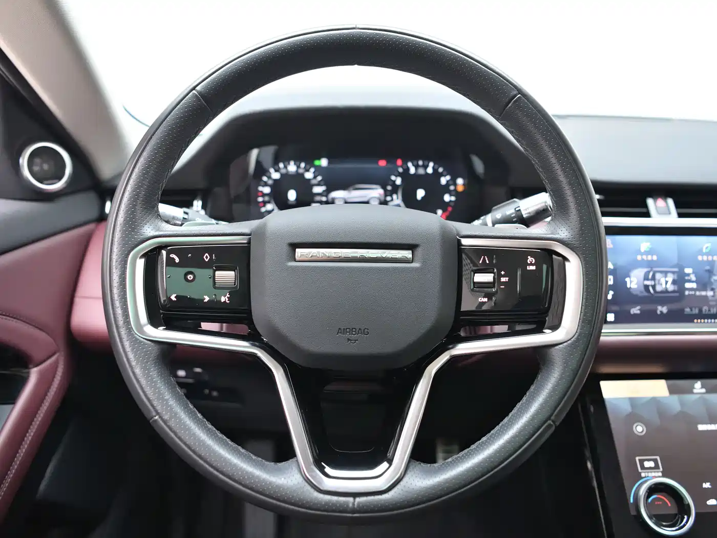 Land Rover Range Rover Evoque 2021 Range Rover Evoque L 249PS R-Dynamic First Edition Launch Edition фото 7