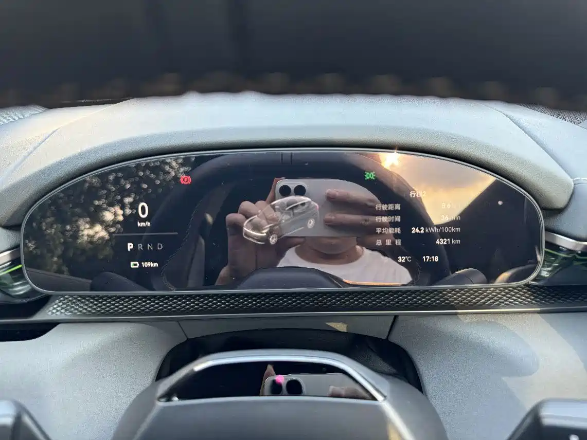 ZEEKR 7X 2025 2025 Model 75kWh RWD Smart Driving Edition