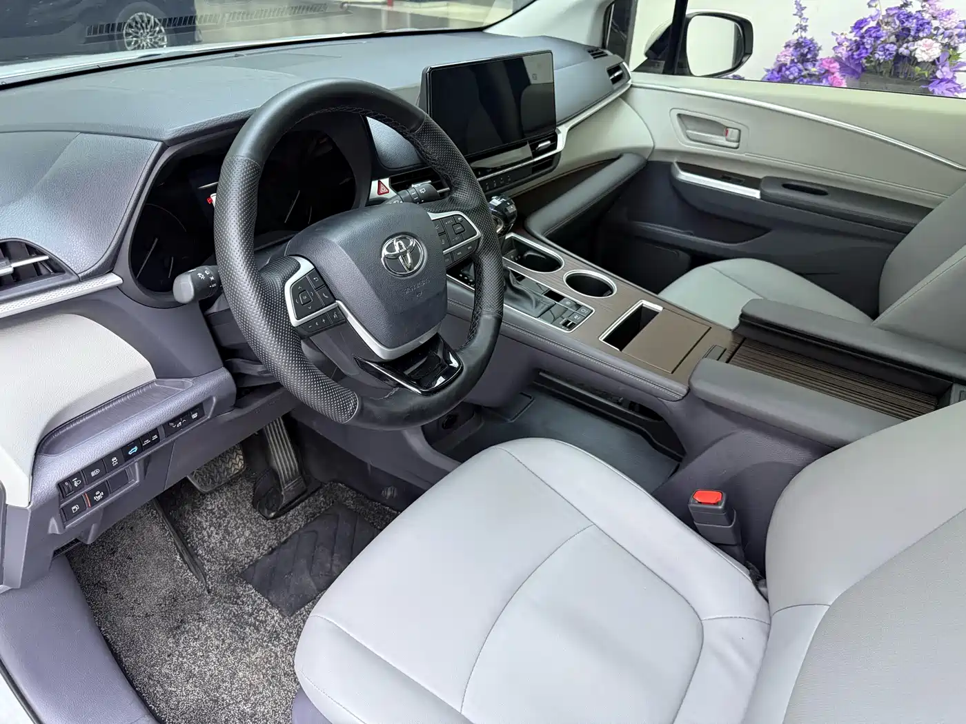Toyota Granvia 2025 2024 2.5L Hybrid Comfort