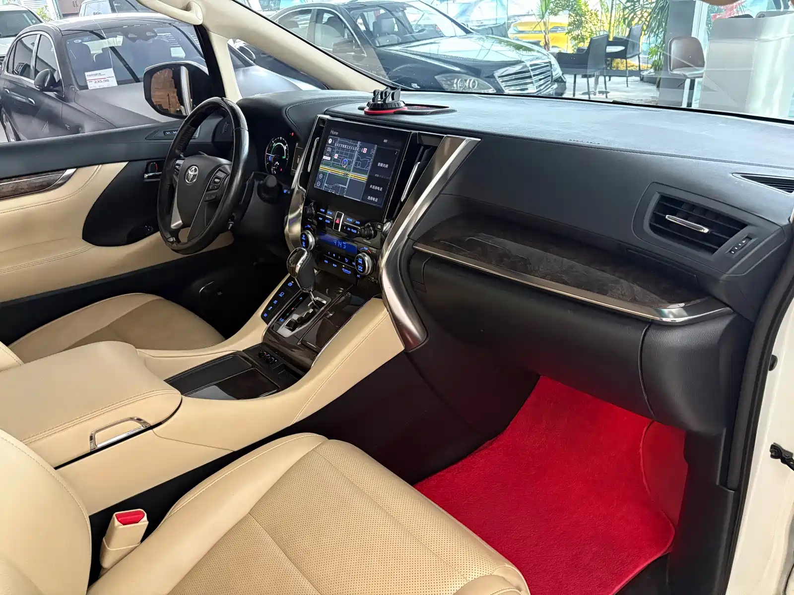 Фото 20 - Toyota Vellfire