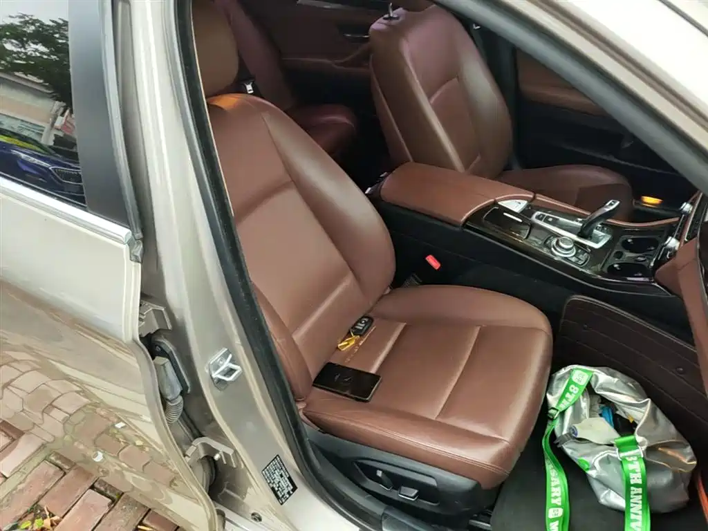 BMW 5 Series 2014 525Li Leading фото 25