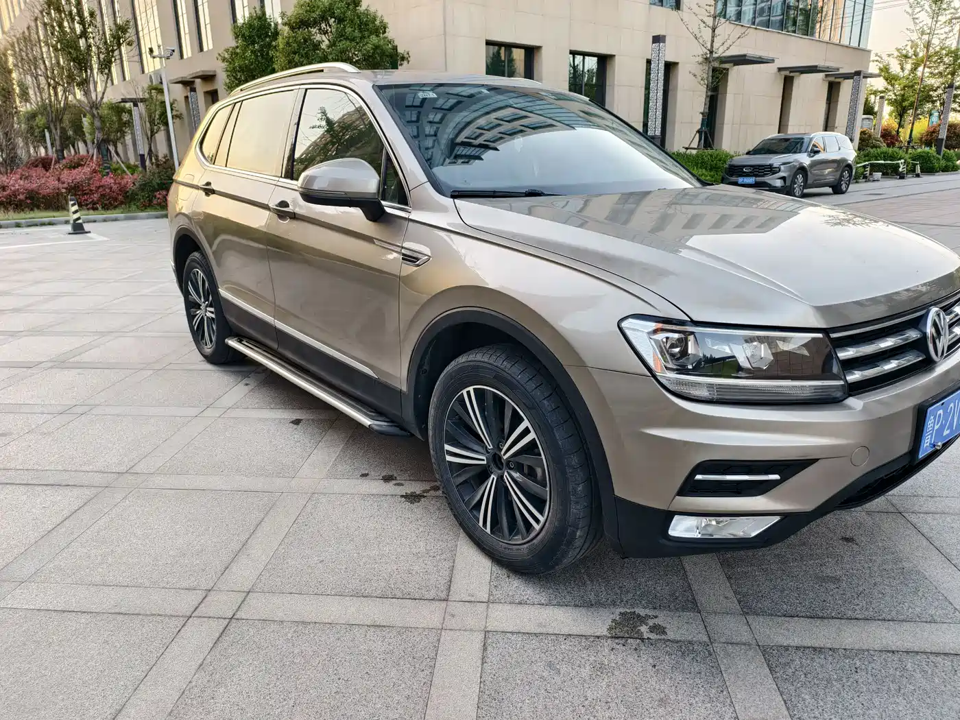 Volkswagen Tiguan L 2019 330TSI Automatic 2WD Panorama Comfort Edition China VI фото 3