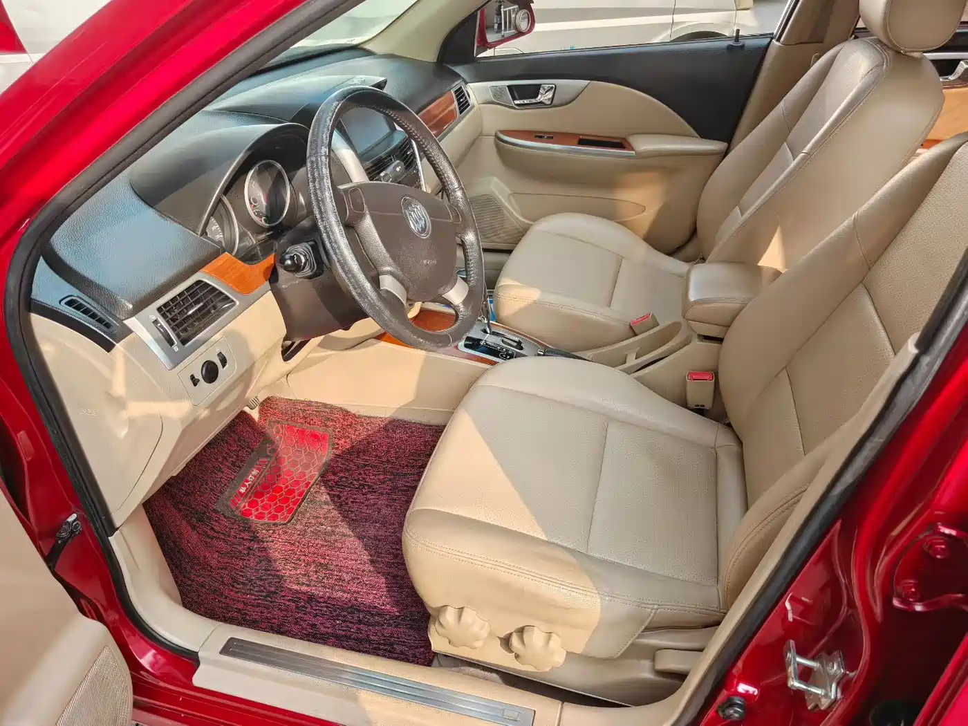 Buick Excelle 2013 1.5L Automatic Exclusive фото 3