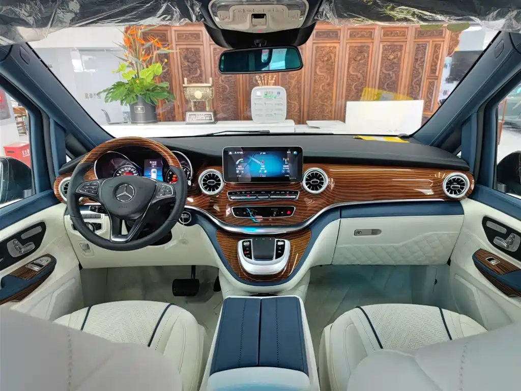 Mercedes-Benz V-Class 2021 V 260 L Long Wheelbase Luxury Edition фото 20