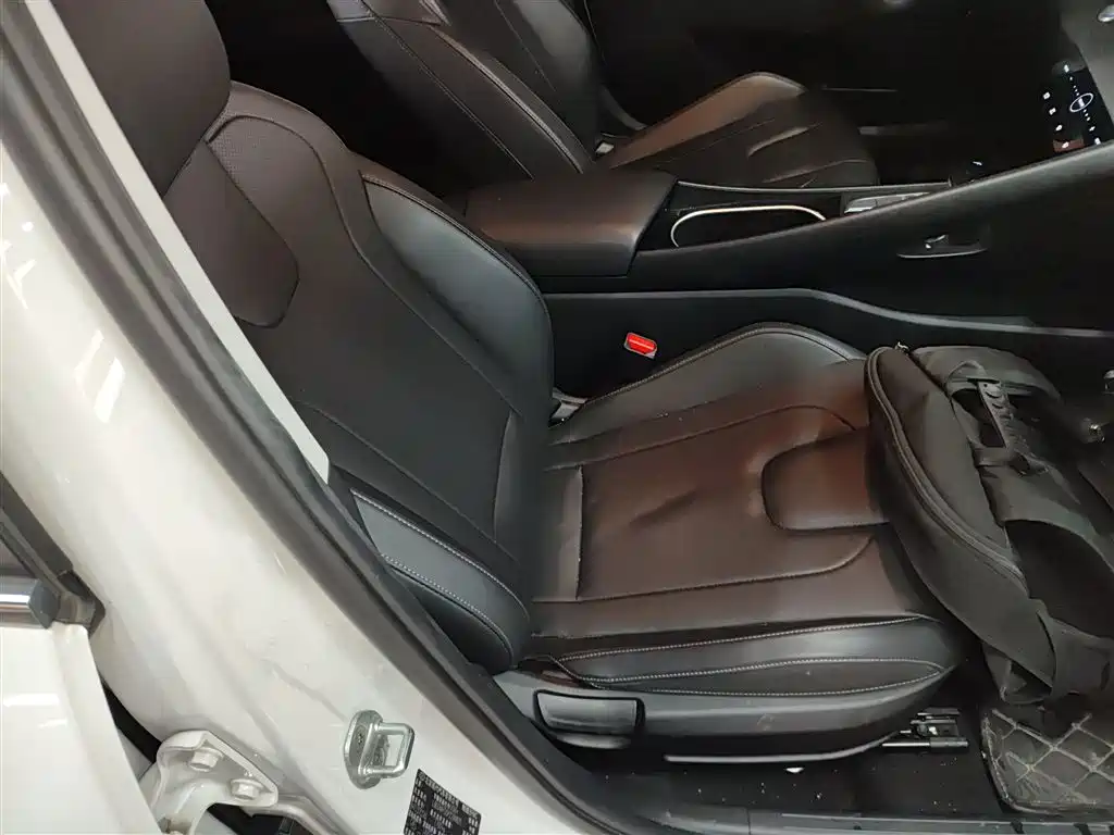 Hyundai Elantra 2022 1.5L CVT GLX Elite Edition фото 25