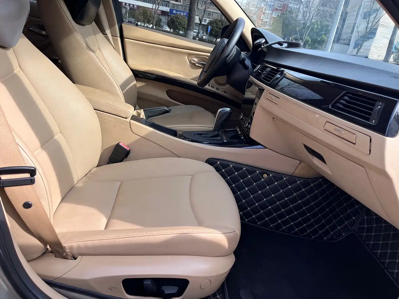 BMW 3 Series (Import) 2012 318i Leading фото 11