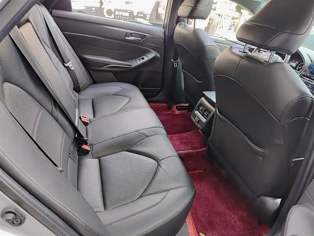 Toyota Avalon 2022 2.0L Luxury Edition фото 11