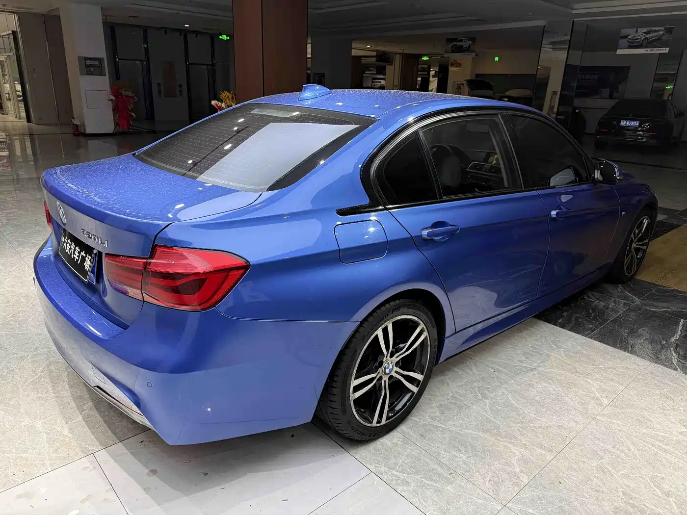 BMW 3 Series 2017 320Li M Sport фото 5