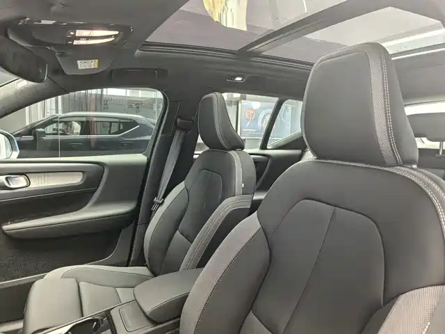Volvo XC40 2025 B3 Smart Elite Luxury Edition — фото 5