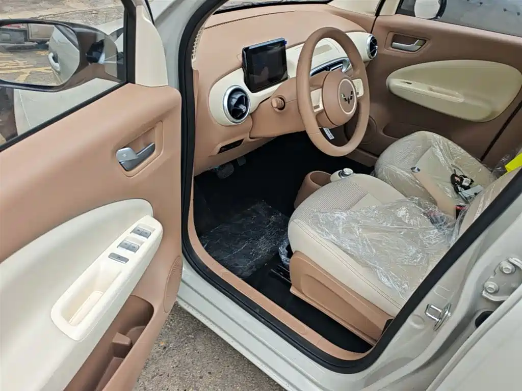 Wuling Motors Hongguang MINIEV 2026 2025 4-Door Advanced