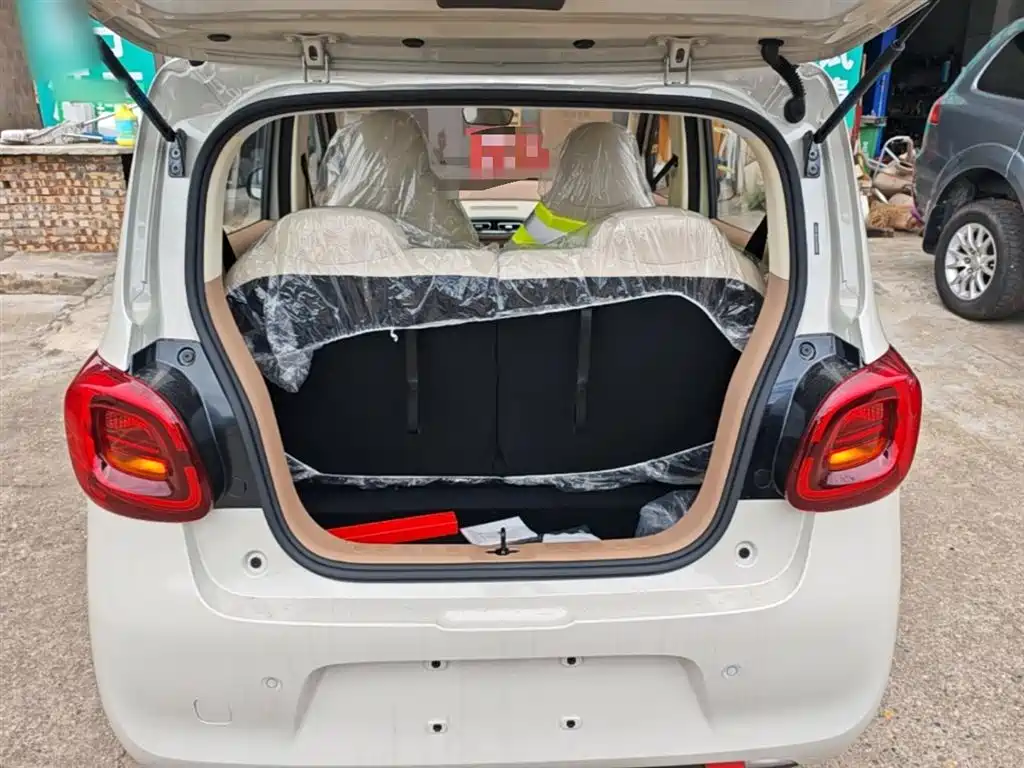 Wuling Motors Hongguang MINIEV 2026 2025 4-Door Advanced